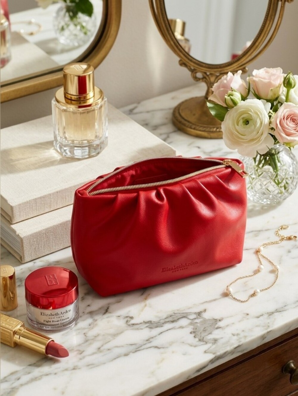 Elizabeth Arden Red Gathered Leather Cosmetic Pouch with Gold Zipper ♥️